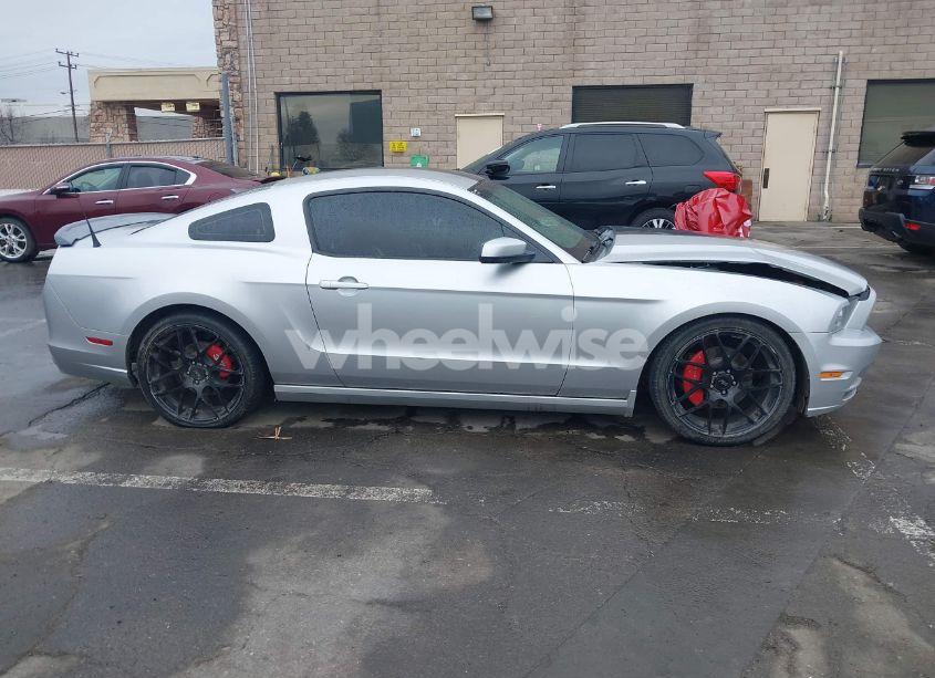 Photo 13 of 2014 Ford Mustang V6 PREMIUM (VIN 1ZVBP8AM5E5304470)