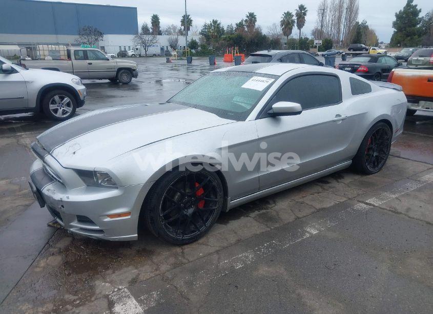 Photo 2 of 2014 Ford Mustang V6 PREMIUM (VIN 1ZVBP8AM5E5304470)