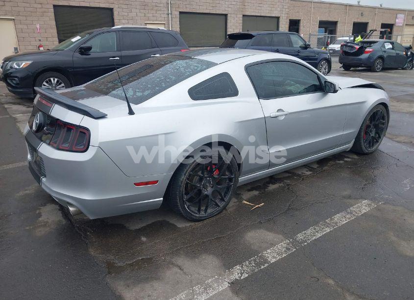Photo 4 of 2014 Ford Mustang V6 PREMIUM (VIN 1ZVBP8AM5E5304470)