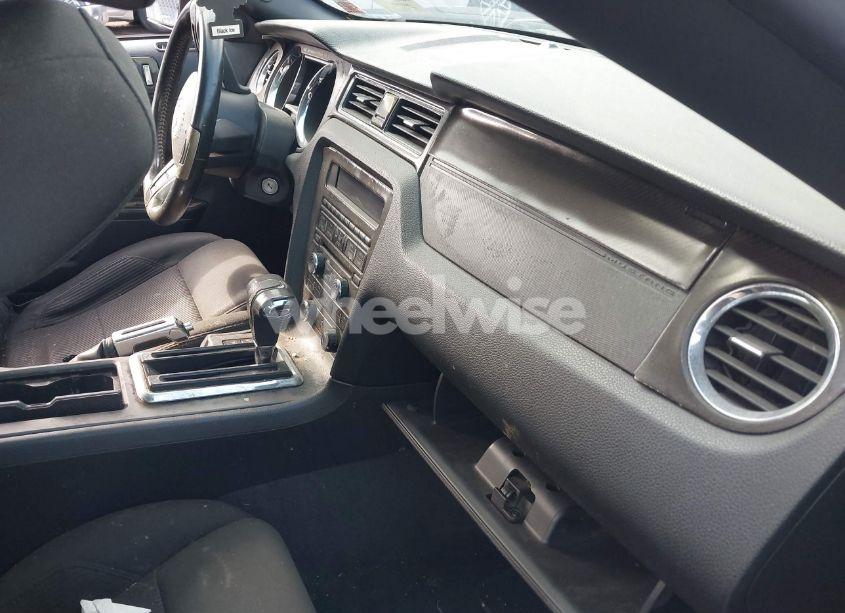 Photo 5 of 2011 Ford Mustang V6 (VIN 1ZVBP8AM6B5115712)