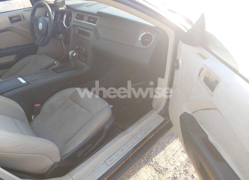 Photo 5 of 2011 Ford Mustang V6 (VIN 1ZVBP8AM6B5160195)