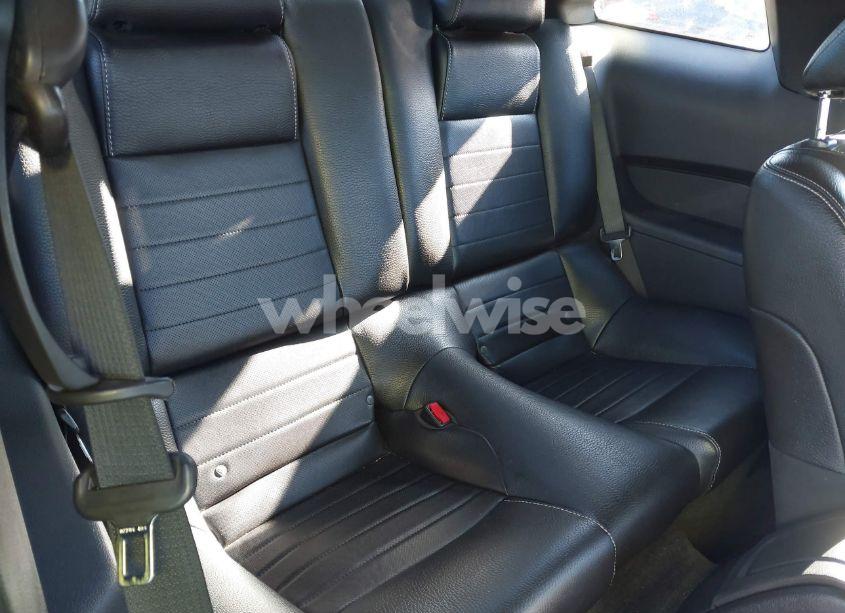 Photo 8 of 2012 Ford Mustang V6 PREMIUM (VIN 1ZVBP8AM6C5226326)