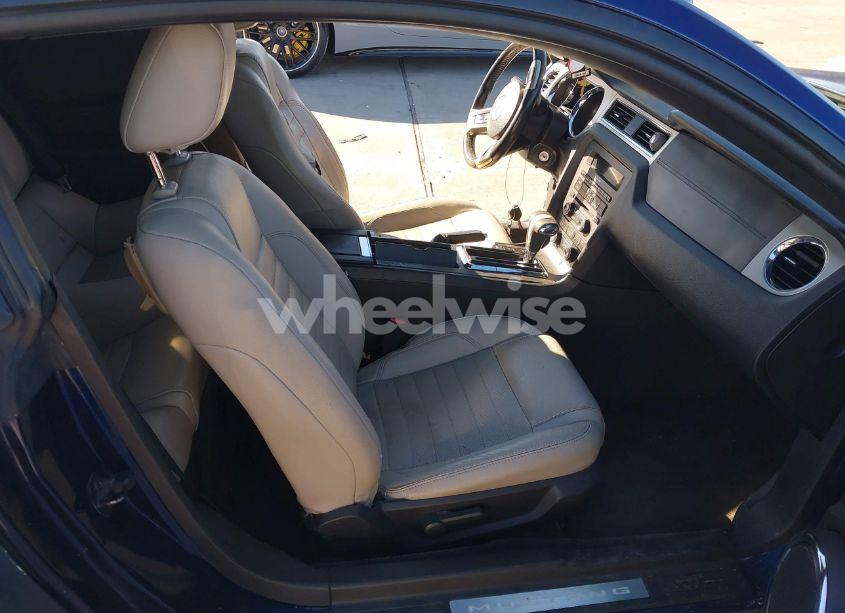 Photo 5 of 2012 Ford Mustang V6 PREMIUM (VIN 1ZVBP8AM6C5233342)