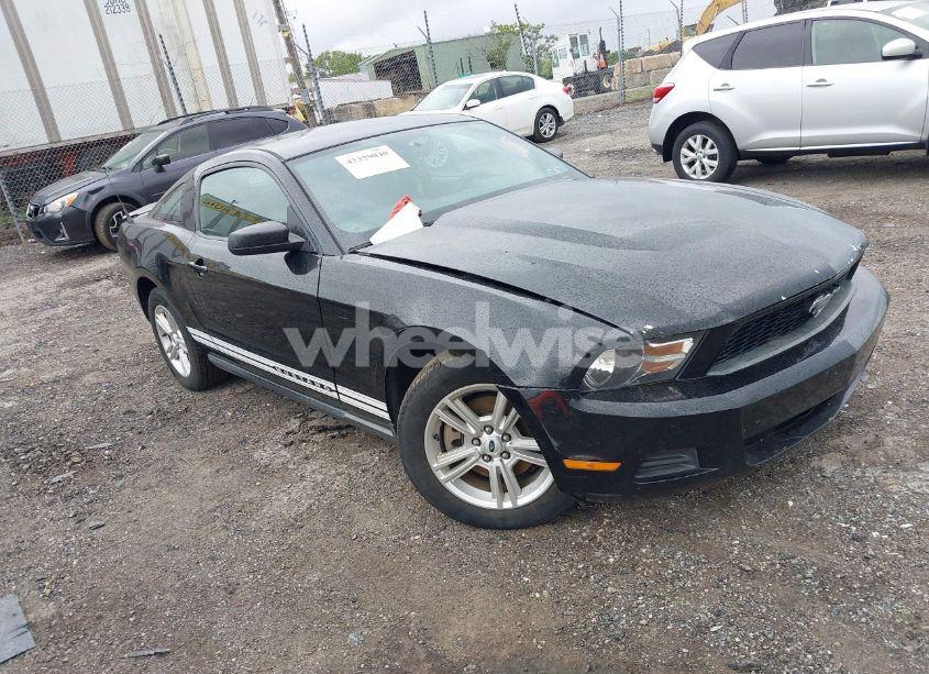 2012 Ford Mustang V6 (VIN 1ZVBP8AM6C5258046) main photo