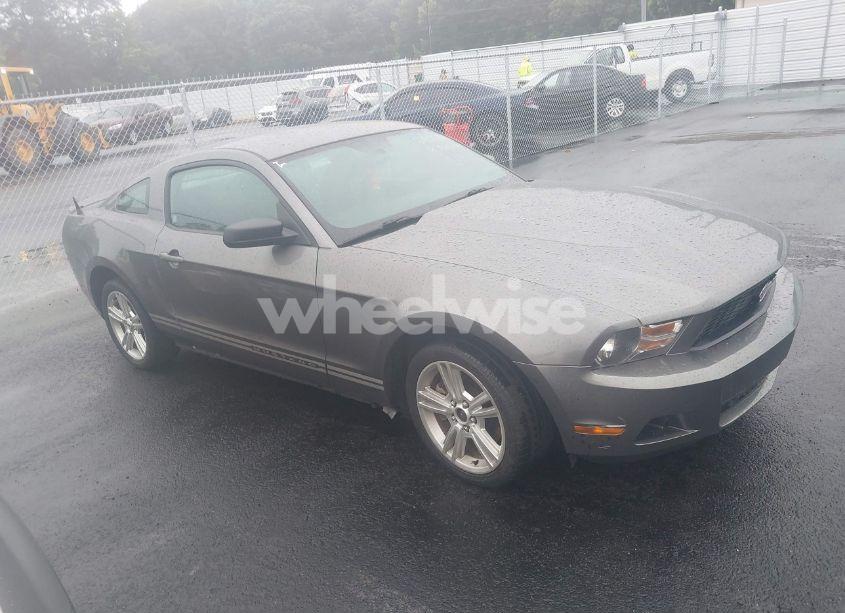 2012 Ford Mustang V6 (VIN 1ZVBP8AM6C5260086) main photo