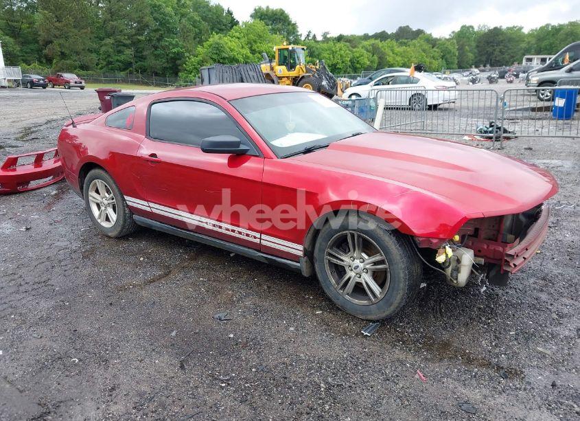 2012 Ford Mustang V6 (VIN 1ZVBP8AM6C5260105) main photo