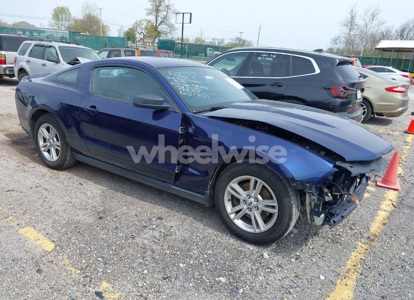 2012 Ford Mustang V6 (VIN 1ZVBP8AM6C5271931) main photo