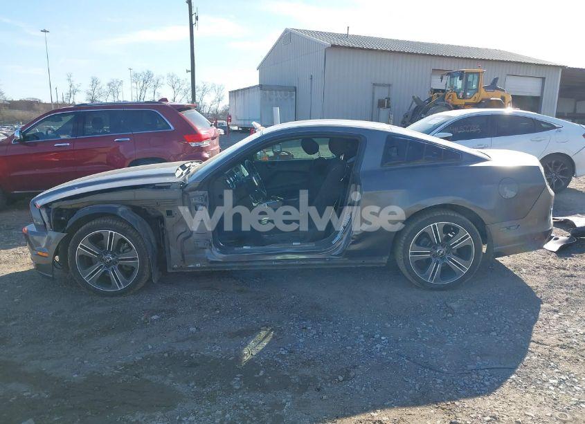 Photo 15 of 2013 Ford Mustang V6 (VIN 1ZVBP8AM6D5273387)