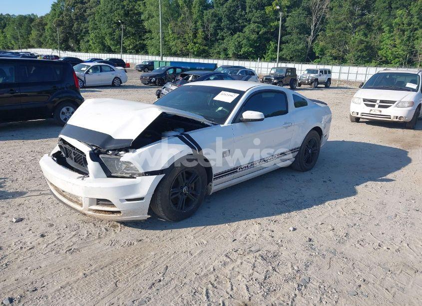 Photo 2 of 2013 Ford Mustang V6 (VIN 1ZVBP8AM6D5275978)