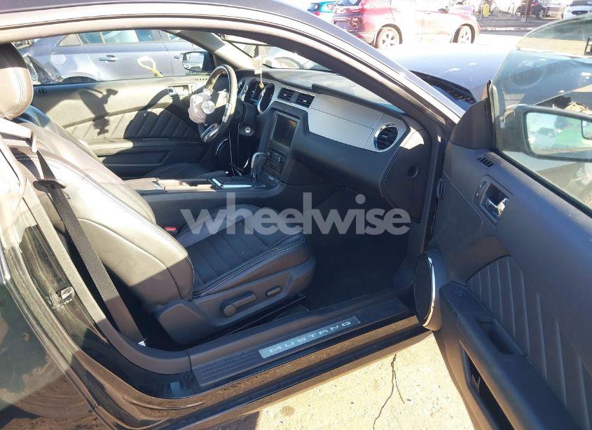 Photo 5 of 2014 Ford Mustang V6 PREMIUM (VIN 1ZVBP8AM6E5200490)