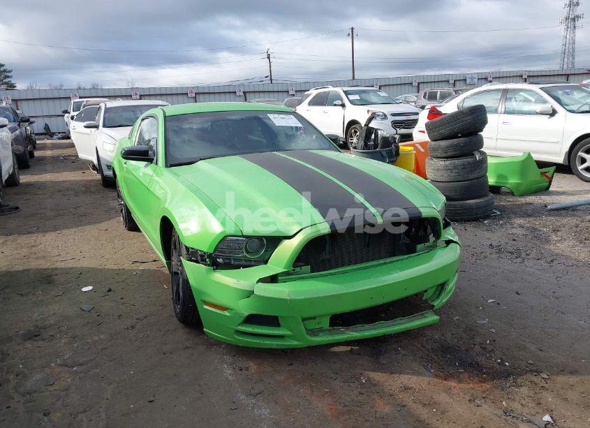 2014 Ford Mustang V6 PREMIUM (VIN 1ZVBP8AM6E5286724) main photo