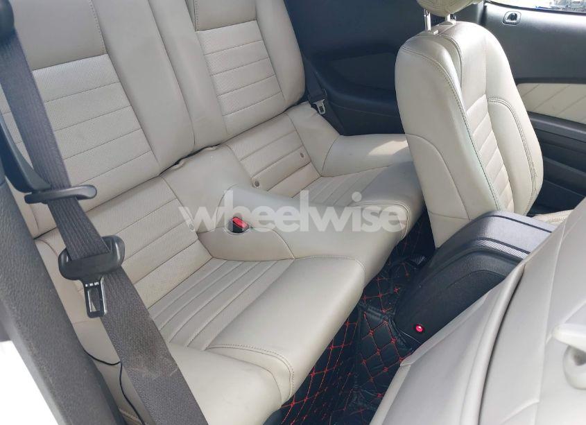 Photo 8 of 2014 Ford Mustang V6 PREMIUM (VIN 1ZVBP8AM6E5290062)