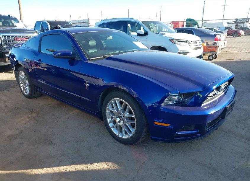 2014 Ford Mustang V6 PREMIUM (VIN 1ZVBP8AM6E5293902) main photo