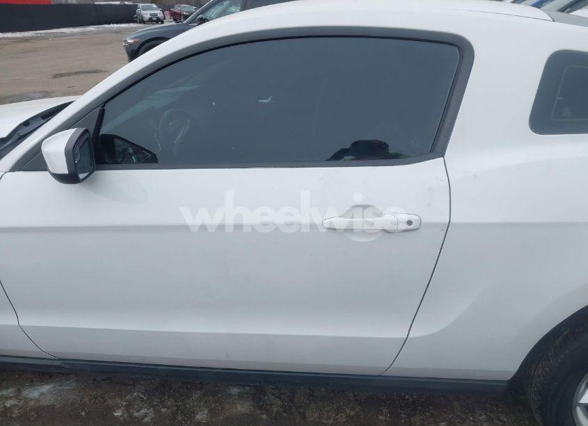 Photo 15 of 2011 Ford Mustang V6 PREMIUM (VIN 1ZVBP8AM7B5139937)