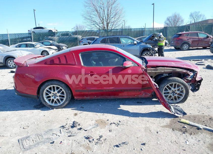 Photo 13 of 2012 Ford Mustang V6 PREMIUM (VIN 1ZVBP8AM7C5266947)