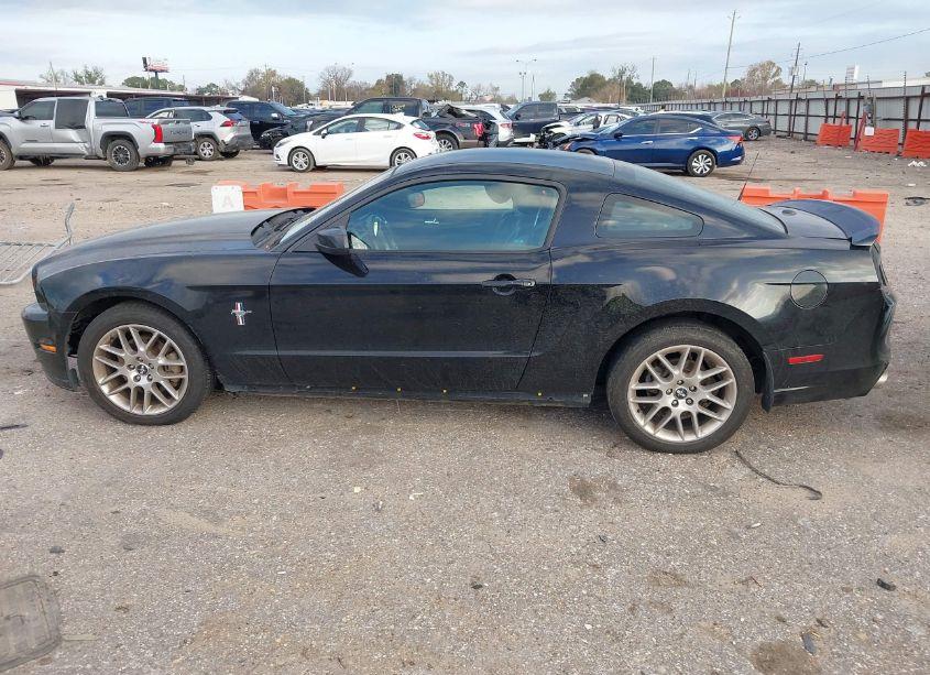 Photo 14 of 2013 Ford Mustang V6 PREMIUM (VIN 1ZVBP8AM7D5205860)