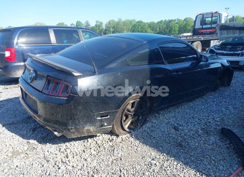 Photo 4 of 2013 Ford Mustang V6 (VIN 1ZVBP8AM7D5220360)