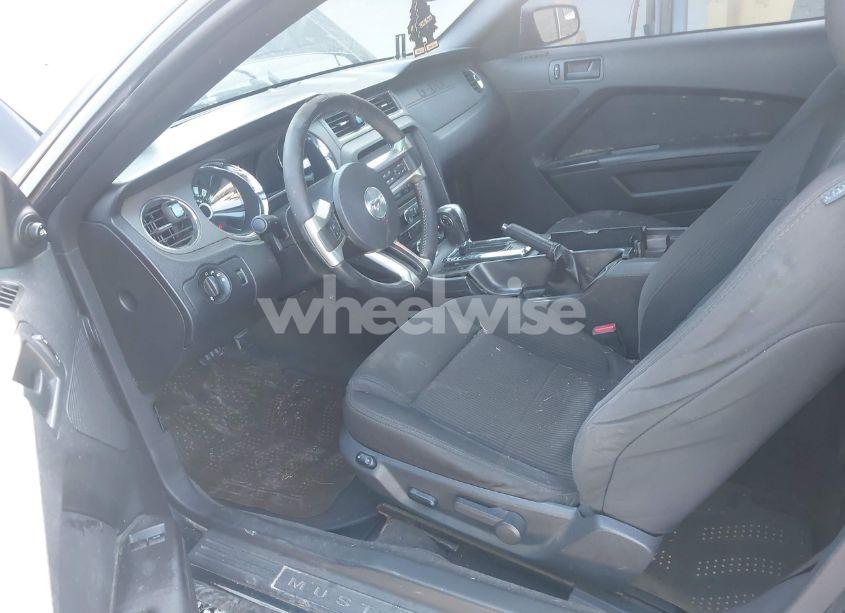 Photo 5 of 2013 Ford Mustang V6 (VIN 1ZVBP8AM7D5220360)