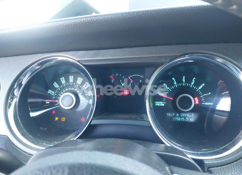 Photo 7 of 2013 Ford Mustang V6 (VIN 1ZVBP8AM7D5220360)