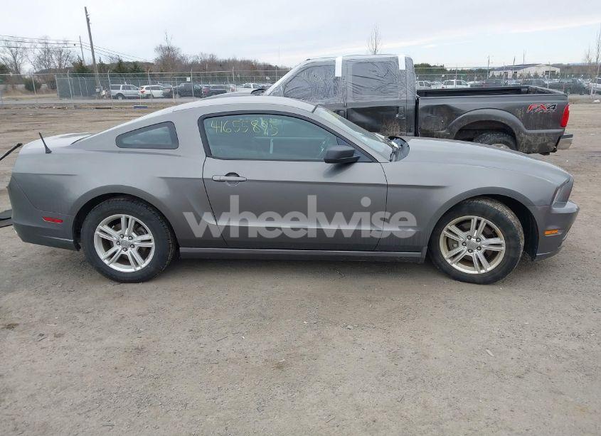 Photo 13 of 2013 Ford Mustang V6 (VIN 1ZVBP8AM7D5231116)