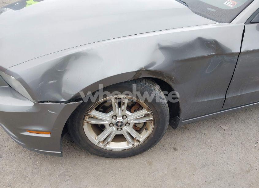 Photo 6 of 2013 Ford Mustang V6 (VIN 1ZVBP8AM7D5231116)