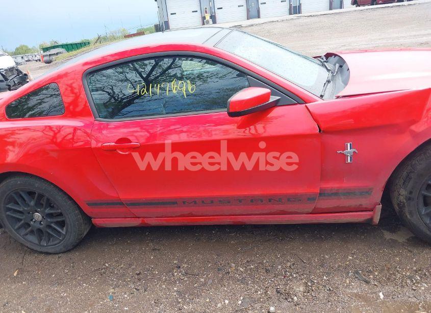 Photo 13 of 2013 Ford Mustang V6 PREMIUM (VIN 1ZVBP8AM7D5244237)