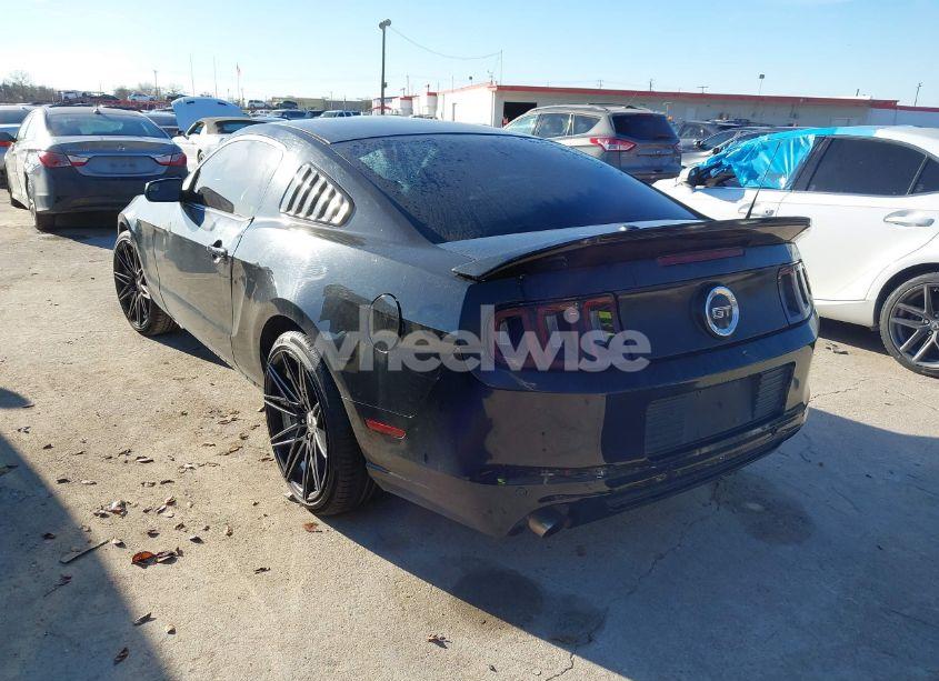 Photo 3 of 2013 Ford Mustang V6 PREMIUM (VIN 1ZVBP8AM7D5275813)