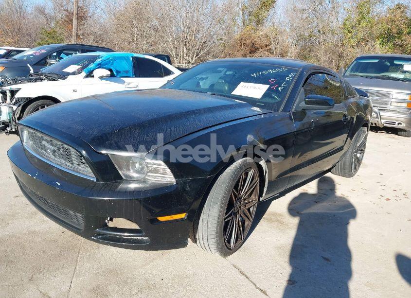 Photo 6 of 2013 Ford Mustang V6 PREMIUM (VIN 1ZVBP8AM7D5275813)