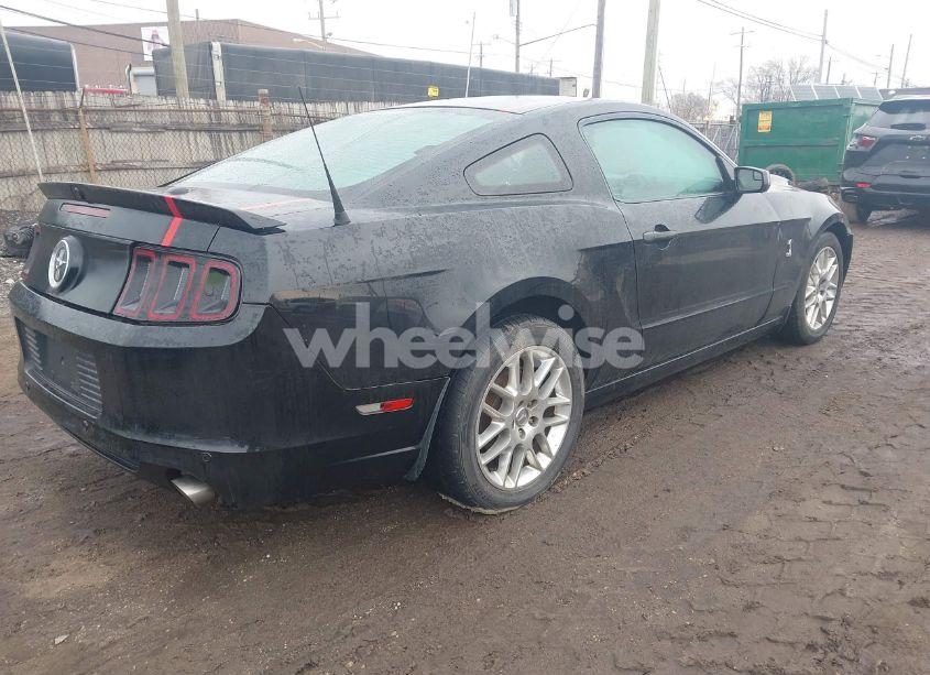 Photo 4 of 2014 Ford Mustang V6 PREMIUM (VIN 1ZVBP8AM7E5230808)