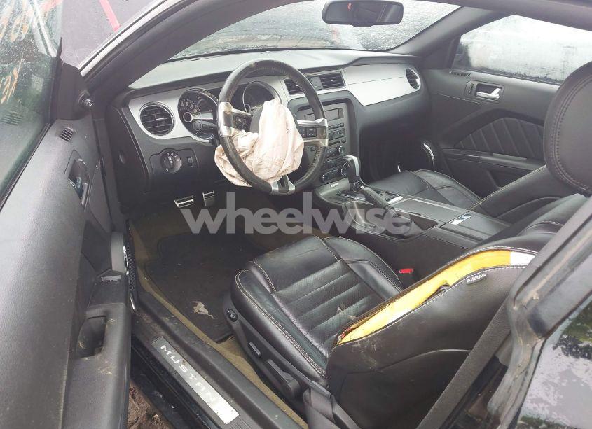 Photo 5 of 2014 Ford Mustang V6 PREMIUM (VIN 1ZVBP8AM7E5230808)