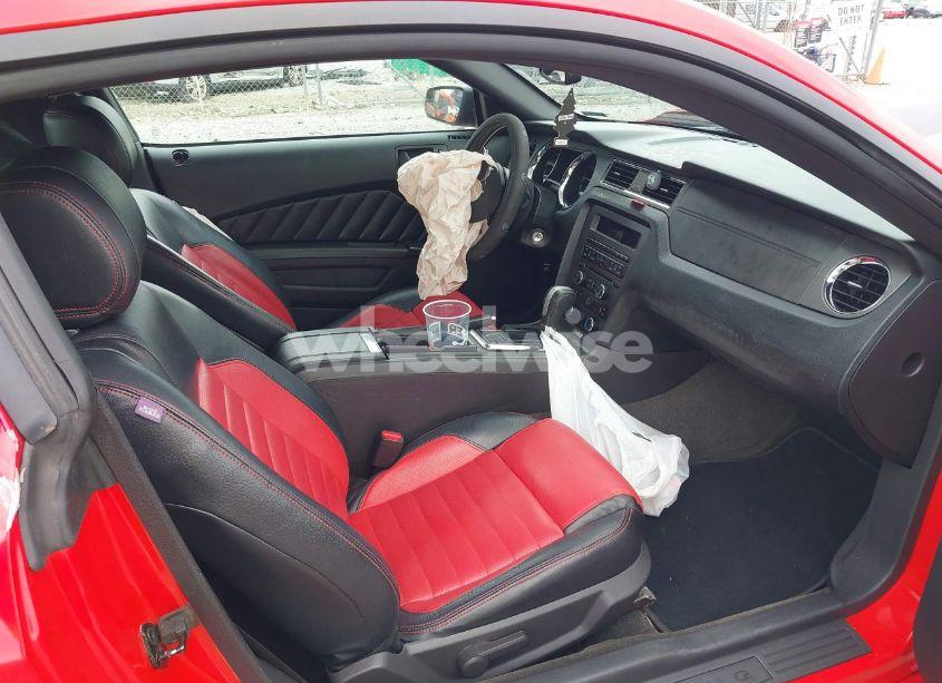 Photo 5 of 2014 Ford Mustang V6 (VIN 1ZVBP8AM7E5276865)