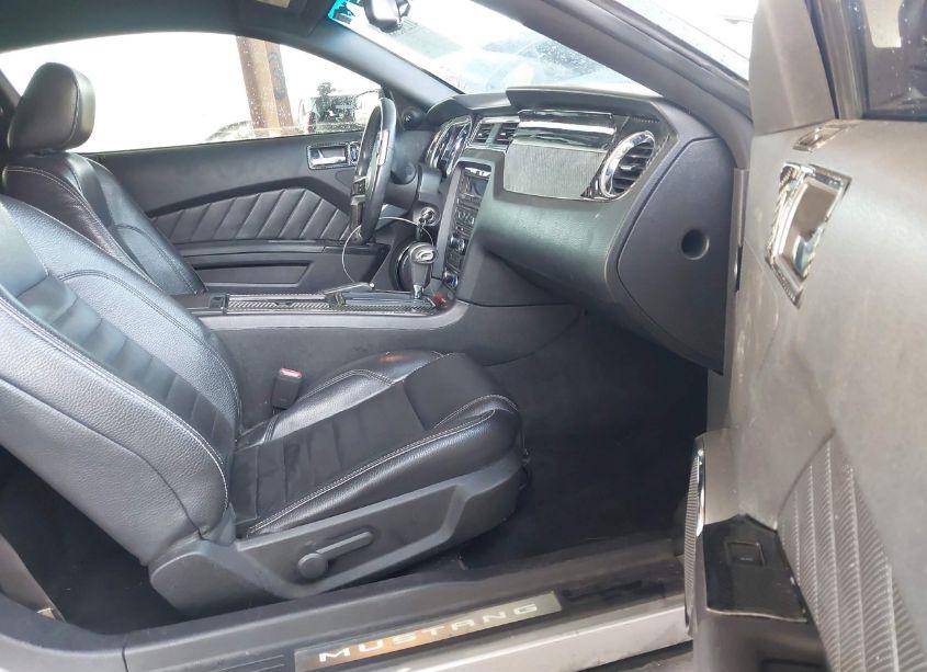 Photo 5 of 2011 Ford Mustang V6 PREMIUM (VIN 1ZVBP8AM8B5119163)