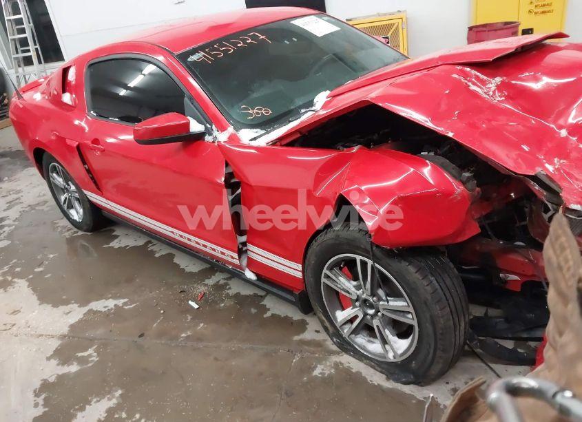 2011 Ford Mustang V6 PREMIUM (VIN 1ZVBP8AM8B5138599) main photo