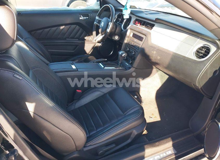Photo 5 of 2011 Ford Mustang V6 PREMIUM (VIN 1ZVBP8AM8B5155340)