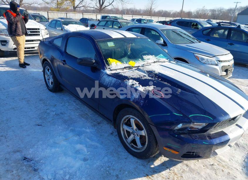 2012 Ford Mustang V6 (VIN 1ZVBP8AM8C5243130) main photo