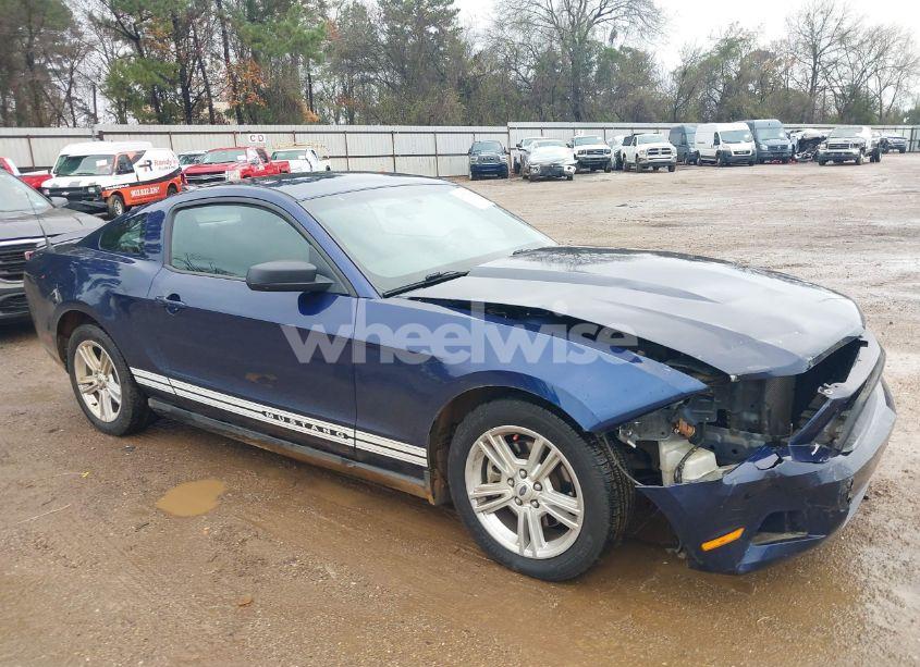 2012 Ford Mustang V6 (VIN 1ZVBP8AM8C5256346) main photo