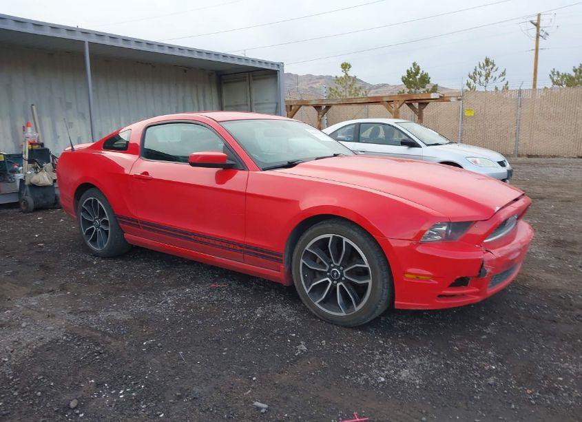 2013 Ford Mustang V6 PREMIUM (VIN 1ZVBP8AM8D5222067) main photo