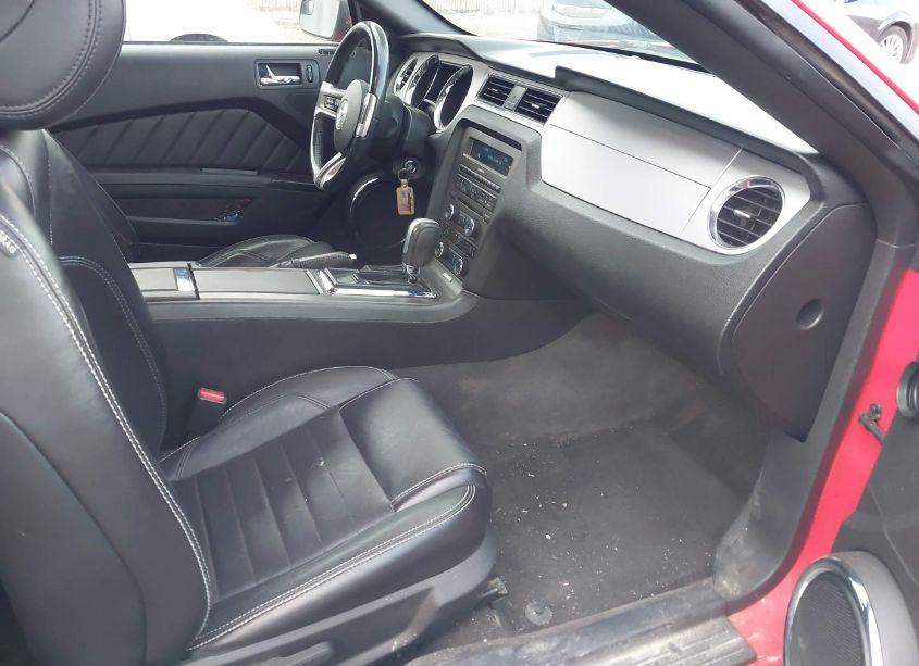 Photo 5 of 2013 Ford Mustang V6 PREMIUM (VIN 1ZVBP8AM8D5222067)