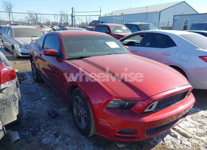 2013 Ford Mustang V6 PREMIUM (VIN 1ZVBP8AM8D5225163) main photo