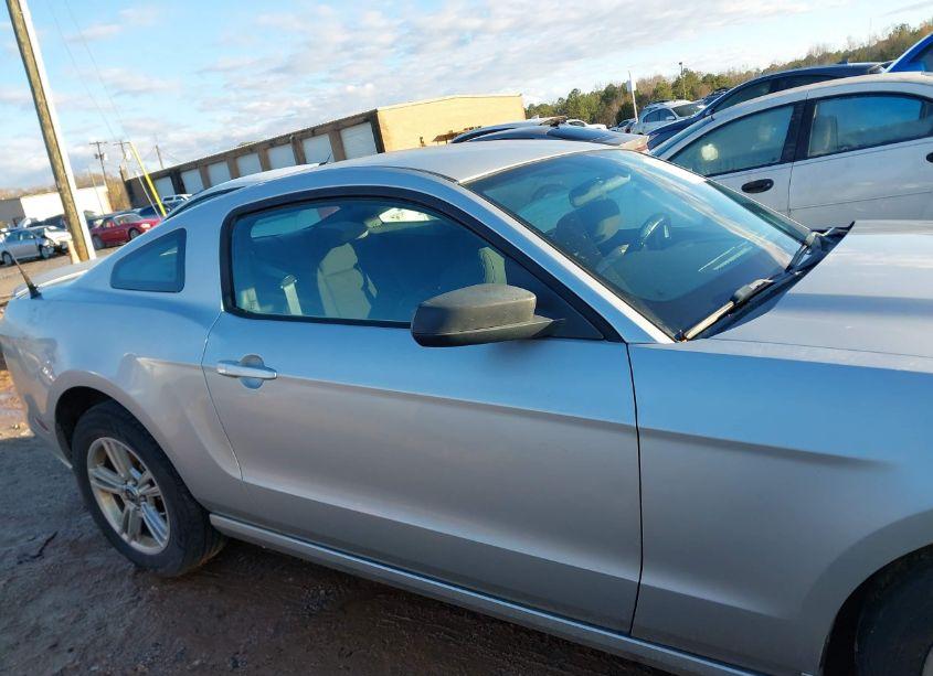 Photo 13 of 2013 Ford Mustang V6 (VIN 1ZVBP8AM8D5231058)