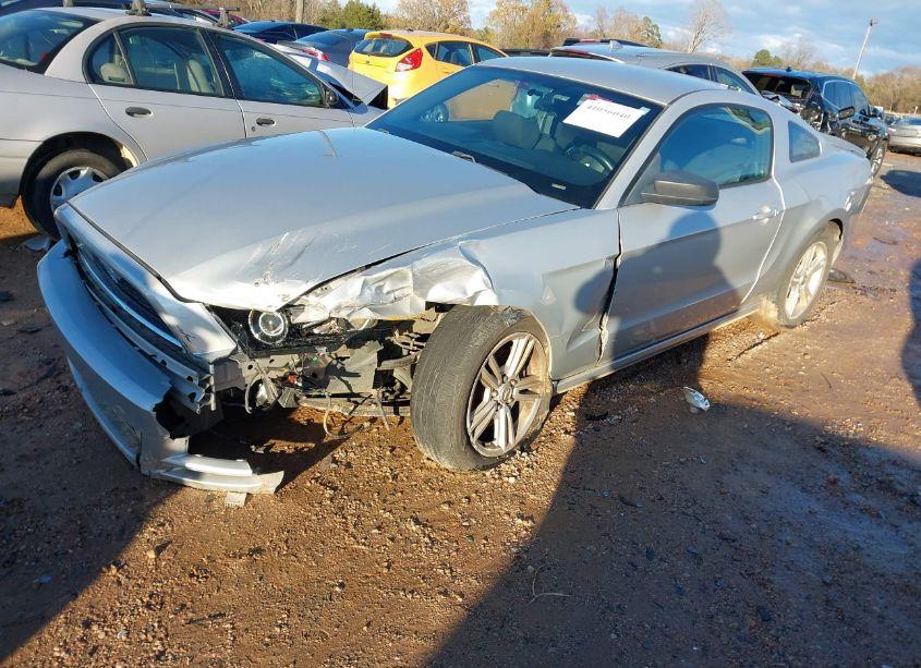 Photo 2 of 2013 Ford Mustang V6 (VIN 1ZVBP8AM8D5231058)