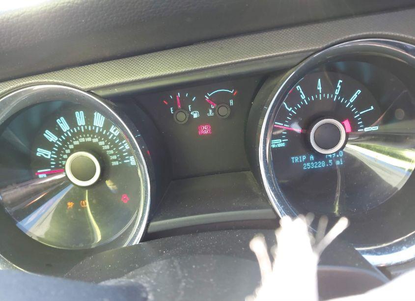 Photo 7 of 2013 Ford Mustang V6 (VIN 1ZVBP8AM8D5231058)