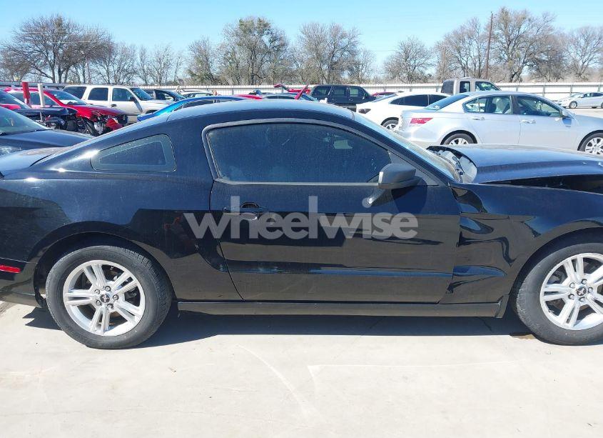 Photo 14 of 2013 Ford Mustang V6 (VIN 1ZVBP8AM8D5259572)
