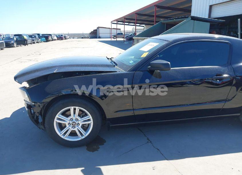 Photo 18 of 2013 Ford Mustang V6 (VIN 1ZVBP8AM8D5259572)