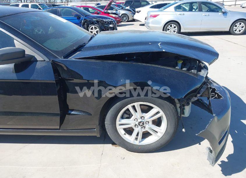 Photo 20 of 2013 Ford Mustang V6 (VIN 1ZVBP8AM8D5259572)