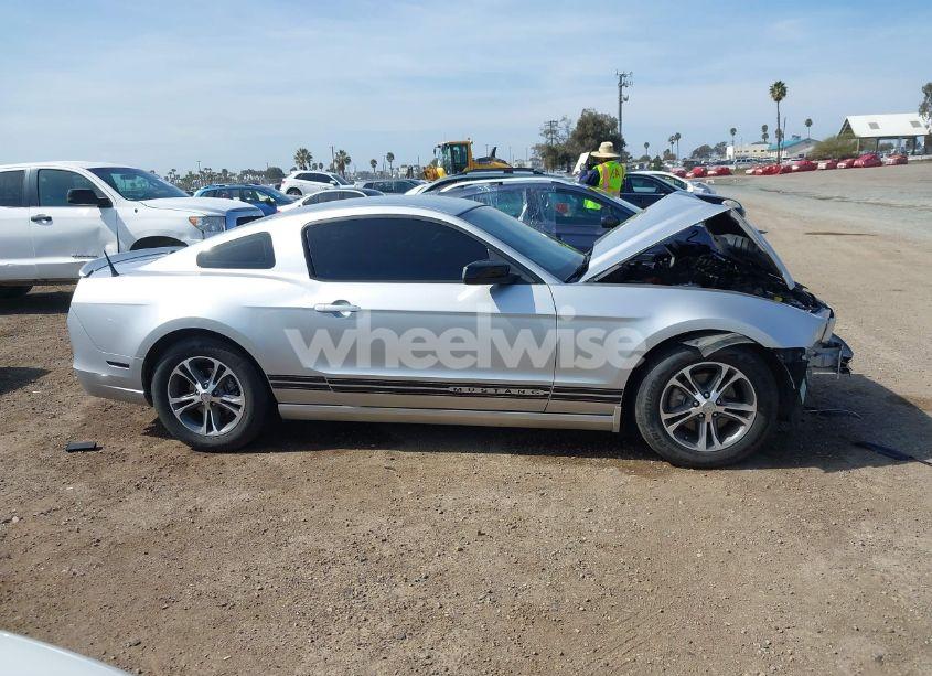 Photo 14 of 2014 Ford Mustang V6 PREMIUM (VIN 1ZVBP8AM8E5212740)