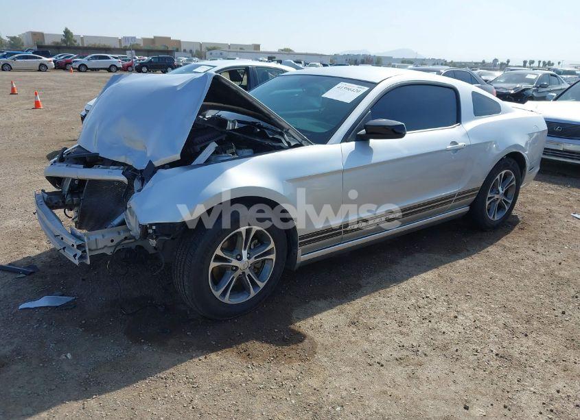 Photo 2 of 2014 Ford Mustang V6 PREMIUM (VIN 1ZVBP8AM8E5212740)