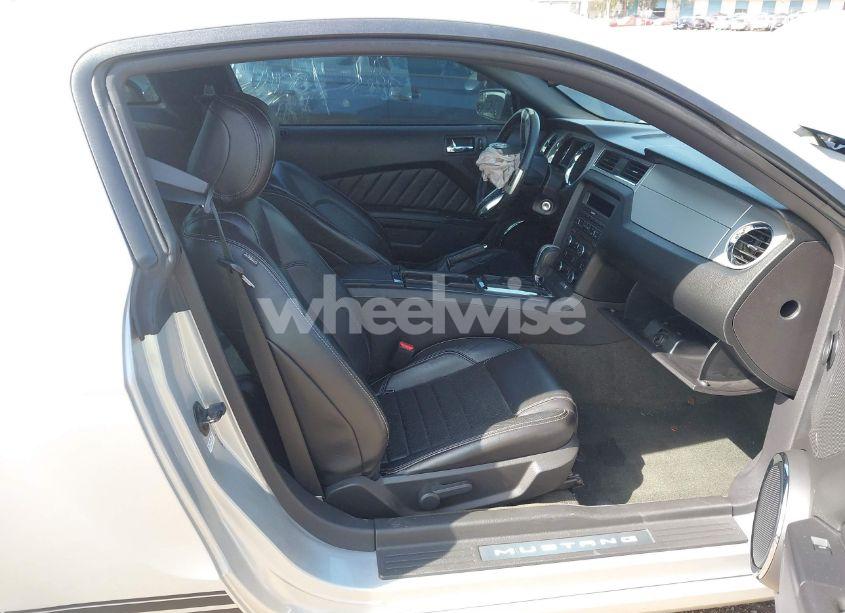 Photo 5 of 2014 Ford Mustang V6 PREMIUM (VIN 1ZVBP8AM8E5212740)