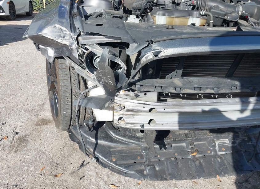 Photo 6 of 2014 Ford Mustang V6 (VIN 1ZVBP8AM8E5334157)