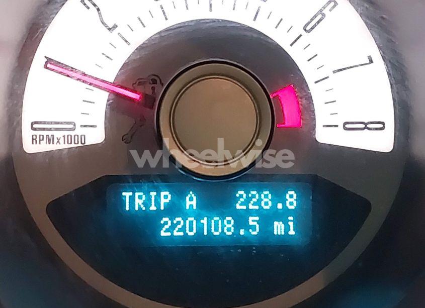 Photo 16 of 2011 Ford Mustang V6 PREMIUM (VIN 1ZVBP8AM9B5106521)